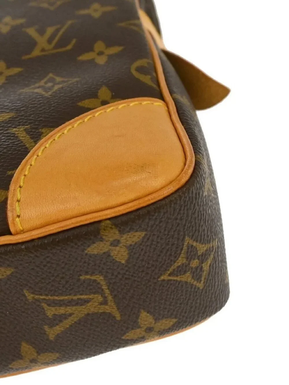 LOUIS VUITTON PORTE DOCUMENTS VOYAGE HANDBAG